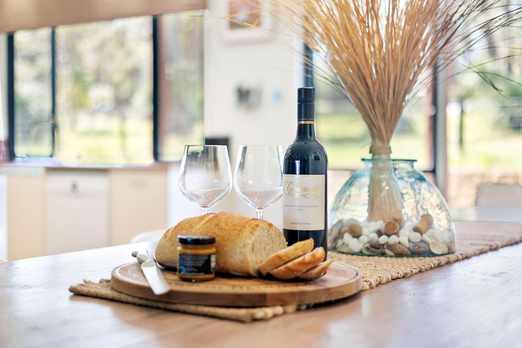Redgum Treehouse - Outstanding Luxury In The Heart Of Wine Country And Minutes From The Beaches Quindalup Εξωτερικό φωτογραφία